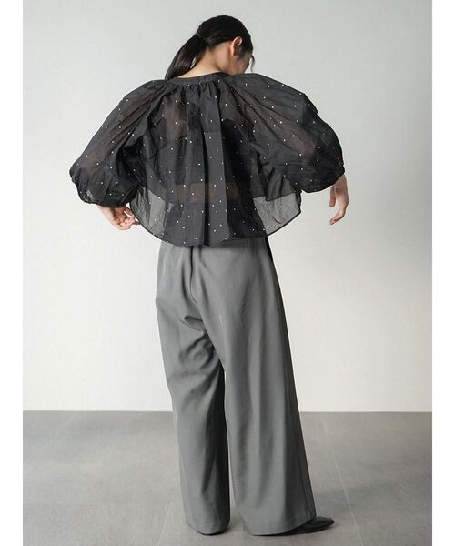 FIKA.(フィーカ)の「2 tucked wide pants(スラックス・レディース・チャコール/ブラック/グレー・MEDIUM/SMALL)」の9枚目の写真