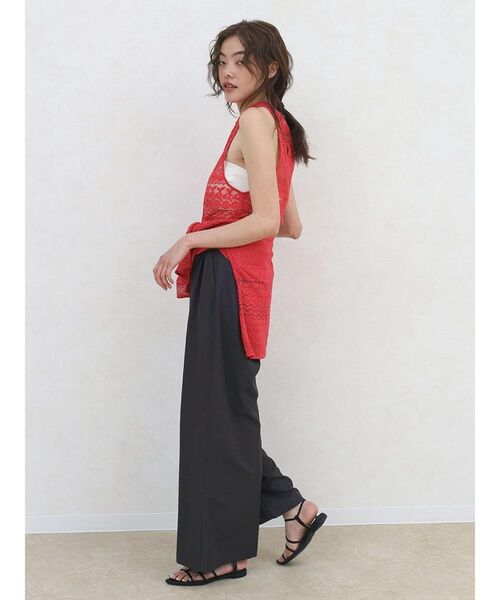 FIKA.(フィーカ)の「2 tucked wide pants(スラックス・レディース・チャコール/ブラック/グレー・MEDIUM/SMALL)」の17枚目の写真