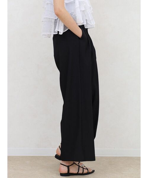 FIKA.(フィーカ)の「2 tucked wide pants(スラックス・レディース・チャコール/ブラック/グレー・MEDIUM/SMALL)」の19枚目の写真