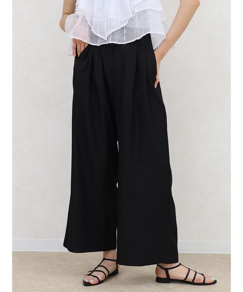 FIKA.(フィーカ)の「2 tucked wide pants(スラックス・レディース・チャコール/ブラック/グレー・MEDIUM/SMALL)」の1枚目の写真