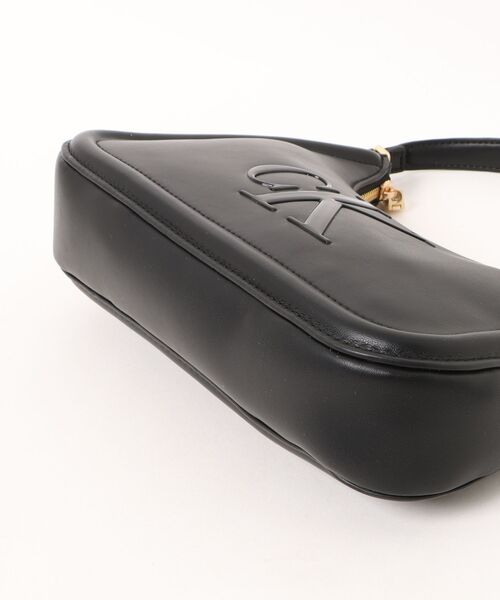 Calvin Klein(カルバン・クライン)の「【Calvin Klein】ショルダーバッグ LV04F3230G-UB1(ショルダーバッグ・レディース・ブラック・FREE)」の3枚目の写真