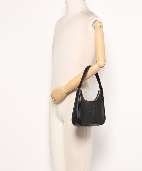 Calvin Klein(カルバン・クライン)の「【Calvin Klein】ショルダーバッグ LV04F3230G-UB1(ショルダーバッグ・レディース・ブラック・FREE)」の5枚目の写真
