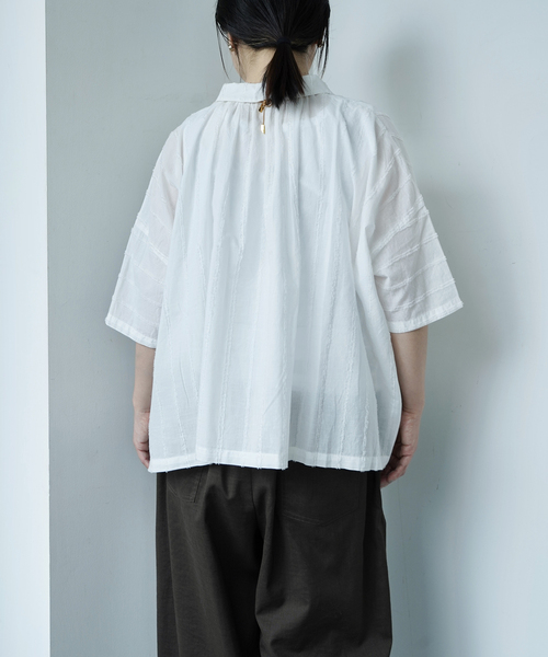 JOURNAL STANDARD LUXE（ジャーナルスタンダード　ラックス）の「ドビーストライプ ギャザーシャツ（シャツ/ブラウス・レディース・ブラック/ホワイト・FREE）」の22枚目の写真