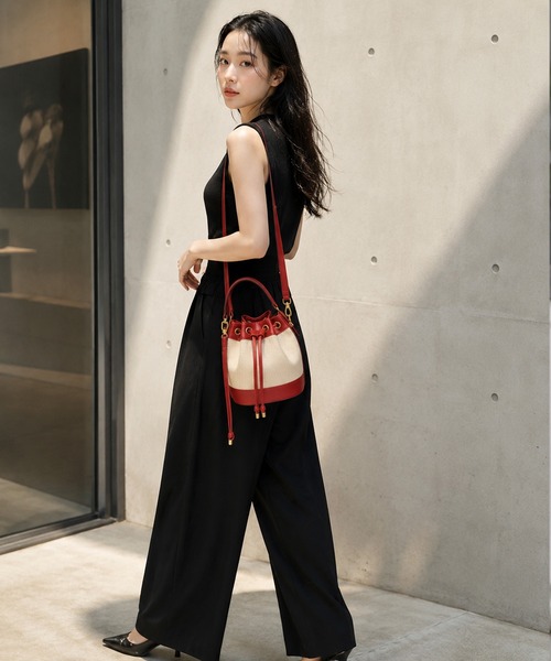 by LEGNA(バイレグナ)の「2way巾着ショルダーバッグ(ショルダーバッグ・レディース・ブラック/シャンパン/レッド/キャメル/ブラウン・FREE)」の18枚目の写真