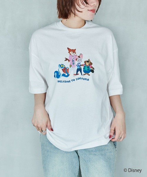 Disney(ディズニー)の「【Zootopia 2/ズートピア2】キャラクタープリント半袖Tシャツ / Over Harf Sleeve T-shirt《UNISEX》(Tシャツ/カットソー・レディース・ブラック/ホワイト・M/L)」の2枚目の写真