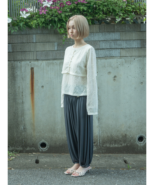 PEEVES PEEVES（フィブス フィブス）の「Floral Texture Cropped Cardigan / Cream（カーディガン/ボレロ・レディース・その他・OS）」の3枚目の写真