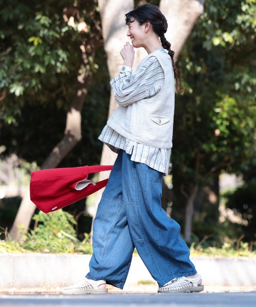 soulberry(ソウルベリー)の「夏の日差しに、さらっと穿きたいデニムのパンツ(デニムパンツ・レディース・ブルー・LL/4L/5L/M/L)」の1枚目の写真