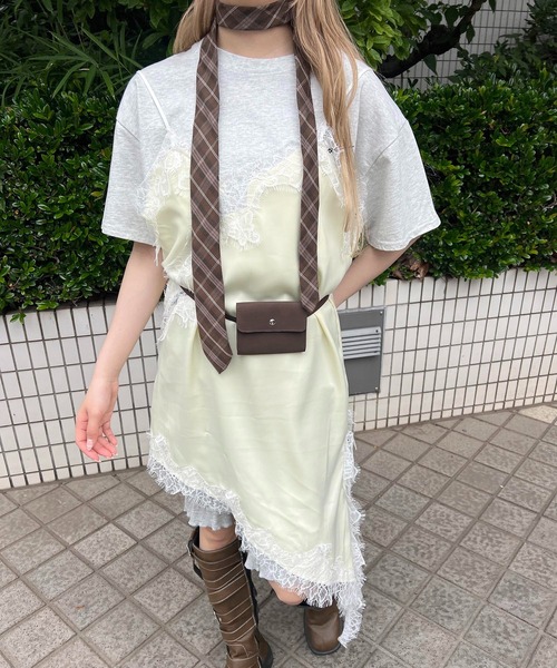 WC(ダブル シー)の「アシメヘムサテンキャミソール(ワンピース・レディース・ブラック/イエロー/ブラウン・FREE)」の3枚目の写真