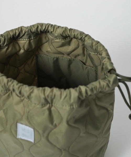MIS(エムアイエス)の「MILITARY QUILTED EFFECTS BAG(ハンドバッグ・メンズ・ブルー/ピンク/グリーン/ブラック/ベージュ・ONESIZE)」の8枚目の写真