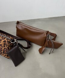 【WEB限定】ポーチチャーム付横長ショルダー