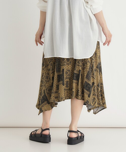 HONEYSUCKLE ROSE(ハニーサックルローズ)の「ペイズリー柄ハンカチヘムスカート(スカート・レディース・ネイビー系/ダークブラウン系・05/04)」の10枚目の写真
