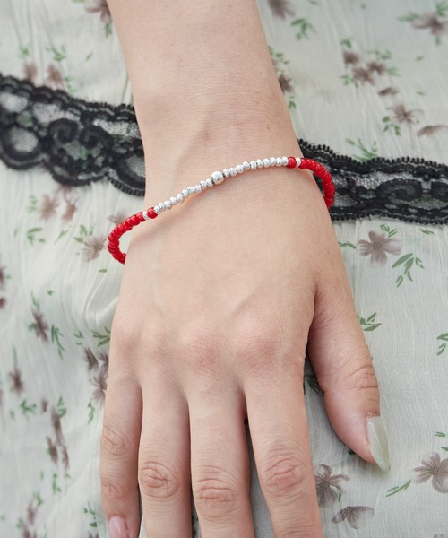 SunKu(サンク)の「SunKu/サンク Red Vintage Beads & Silver Peace Hook Bracelet レッド ヴィンテージ ビーズ シルバー ピース フック ブレスレット メンズ レディース 2026年 夏 夏服(ブレスレット・メンズ・レッド・FREE)」の4枚目の写真