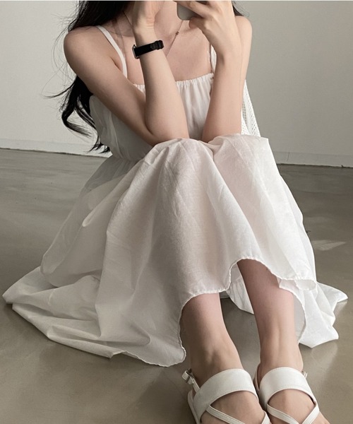 YUGA(ユーガ)の「YUGA_YGMC Korean-style Tiered Flare Camisole Dress(ワンピース・レディース・ホワイト/ブラック・FREE)」の4枚目の写真