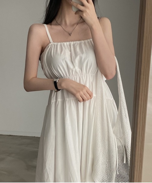 YUGA(ユーガ)の「YUGA_YGMC Korean-style Tiered Flare Camisole Dress(ワンピース・レディース・ホワイト/ブラック・FREE)」の5枚目の写真