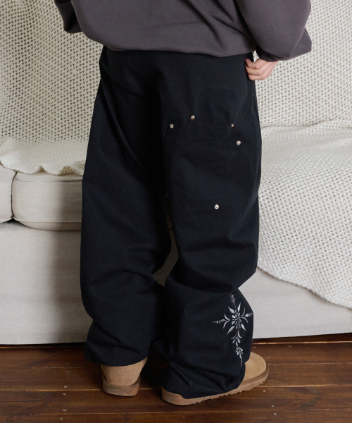 ITZAVIBE(イッザバイブ)の「LOW-RISE FLOWER EMBROIDERY PANTS(その他パンツ・レディース・その他・MEDIUM/LARGE)」の2枚目の写真