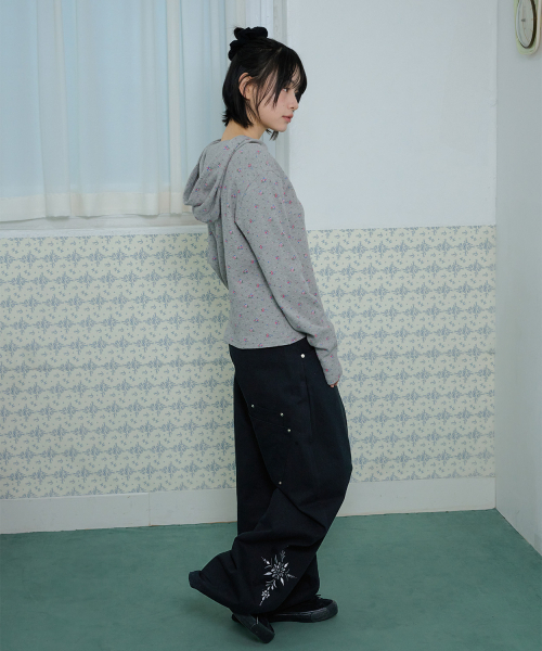 ITZAVIBE(イッザバイブ)の「LOW-RISE FLOWER EMBROIDERY PANTS(その他パンツ・レディース・その他・MEDIUM/LARGE)」の5枚目の写真
