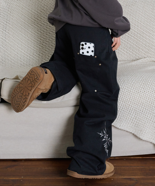 ITZAVIBE(イッザバイブ)の「LOW-RISE FLOWER EMBROIDERY PANTS(その他パンツ・レディース・その他・MEDIUM/LARGE)」の7枚目の写真