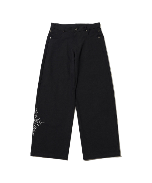 ITZAVIBE(イッザバイブ)の「LOW-RISE FLOWER EMBROIDERY PANTS(その他パンツ・レディース・その他・MEDIUM/LARGE)」の8枚目の写真