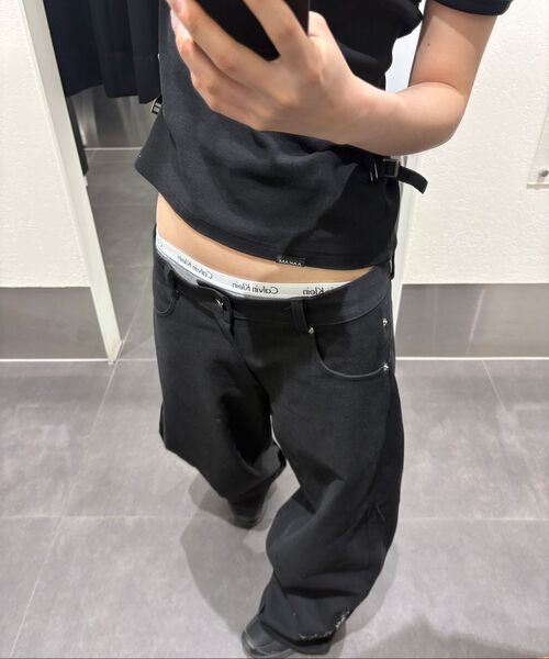 ITZAVIBE（イッザバイブ）の「LOW-RISE FLOWER EMBROIDERY PANTS（その他パンツ・レディース・その他・MEDIUM/LARGE）」の2枚目の写真