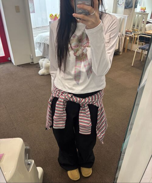 ITZAVIBE（イッザバイブ）の「LOW-RISE FLOWER EMBROIDERY PANTS（その他パンツ・レディース・その他・MEDIUM/LARGE）」の16枚目の写真
