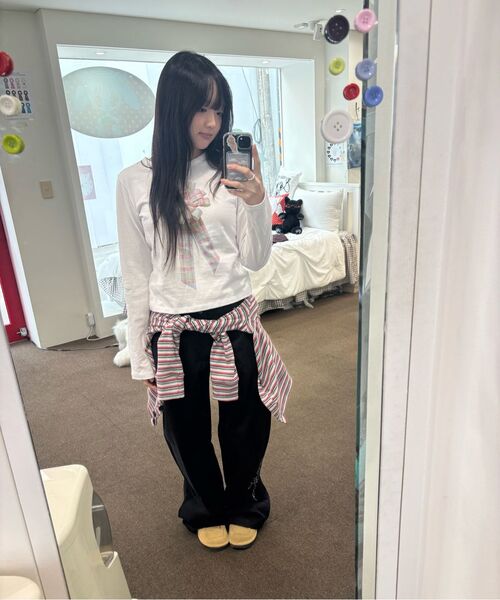 ITZAVIBE（イッザバイブ）の「LOW-RISE FLOWER EMBROIDERY PANTS（その他パンツ・レディース・その他・MEDIUM/LARGE）」の17枚目の写真