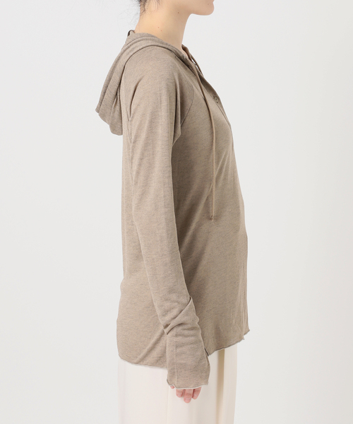 Noble（ノーブル）の「《WEB＆一部店舗限定》【RITA×SELLICHI】シアーフーディトップス（Tシャツ/カットソー・レディース・ホワイト/カーキ・FREE）」の4枚目の写真