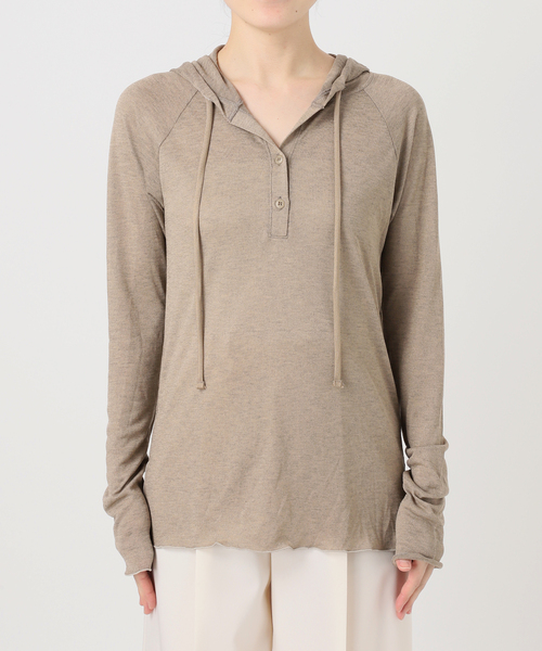 Noble（ノーブル）の「《WEB＆一部店舗限定》【RITA×SELLICHI】シアーフーディトップス（Tシャツ/カットソー・レディース・ホワイト/カーキ・FREE）」の8枚目の写真