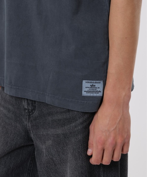 Alpha Industries(アルファインダストリーズ)の「Alpha Industries/アルファ インダストリーズ/ESSENTIAL RELAXED FIT TEE (BATTLEWASH AIR CORPS)/エッセンシャル リラックスフィットTシャツ(Tシャツ/カットソー・メンズ・ブラック/セージグリーン・S/M/L/XL)」の8枚目の写真