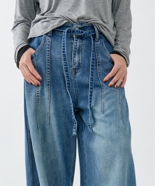 DRWCYS(ドロシーズ)の「ドロストワイドデニムパンツ(デニムパンツ・レディース・ブルー・MEDIUM/LARGE)」の10枚目の写真