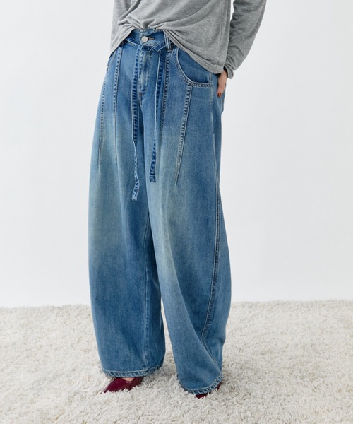 DRWCYS(ドロシーズ)の「ドロストワイドデニムパンツ(デニムパンツ・レディース・ブルー・MEDIUM/LARGE)」の4枚目の写真