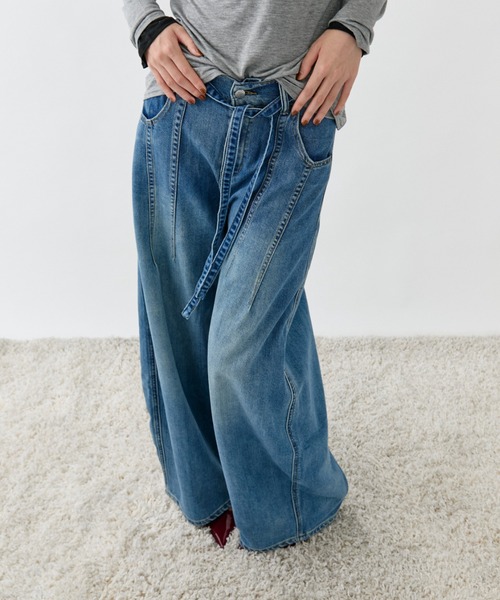 DRWCYS(ドロシーズ)の「ドロストワイドデニムパンツ(デニムパンツ・レディース・ブルー・MEDIUM/LARGE)」の6枚目の写真