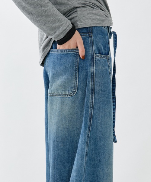 DRWCYS(ドロシーズ)の「ドロストワイドデニムパンツ(デニムパンツ・レディース・ブルー・MEDIUM/LARGE)」の12枚目の写真