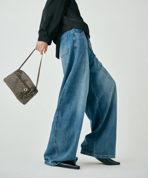 DRWCYS(ドロシーズ)の「ドロストワイドデニムパンツ(デニムパンツ・レディース・ブルー・MEDIUM/LARGE)」の14枚目の写真