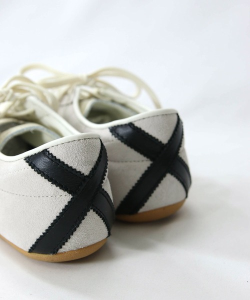 Gready Brilliant(グレディブリリアン)の「adidas TOKYO W(スニーカー・レディース・オフホワイト・23.5/24)」の4枚目の写真