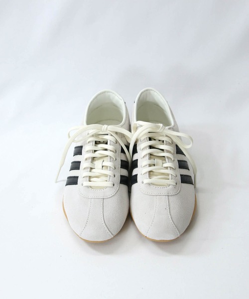 Gready Brilliant(グレディブリリアン)の「adidas TOKYO W(スニーカー・レディース・オフホワイト・23.5/24)」の2枚目の写真