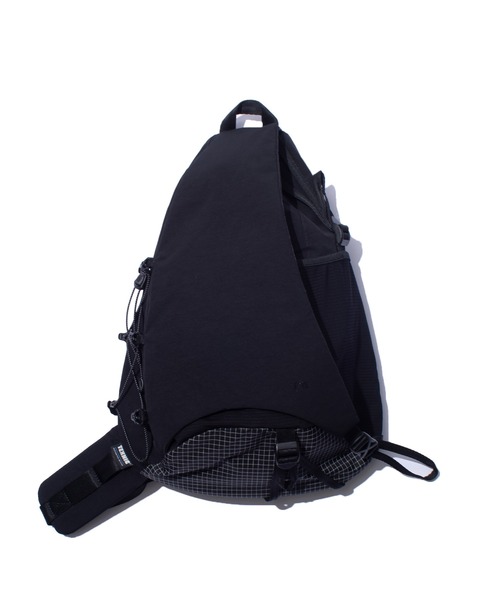 F/CE. (エフシーイー)の「F/CE. TEXNIC DRAWSTRING SLINGER BAG / エフシーイー テックスニック ドローストリング スリンガーバッグ(ショルダーバッグ・メンズ・ブラック・FREE)」の1枚目の写真