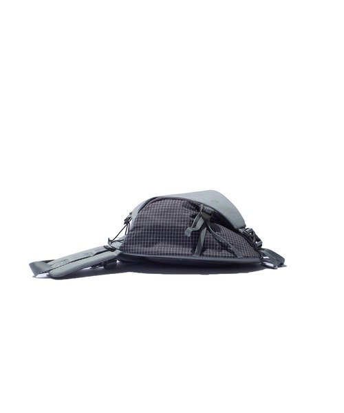 F/CE. (エフシーイー)の「F/CE. TEXNIC DRAWSTRING SLINGER BAG / エフシーイー テックスニック ドローストリング スリンガーバッグ(ショルダーバッグ・メンズ・ブラック・FREE)」の6枚目の写真