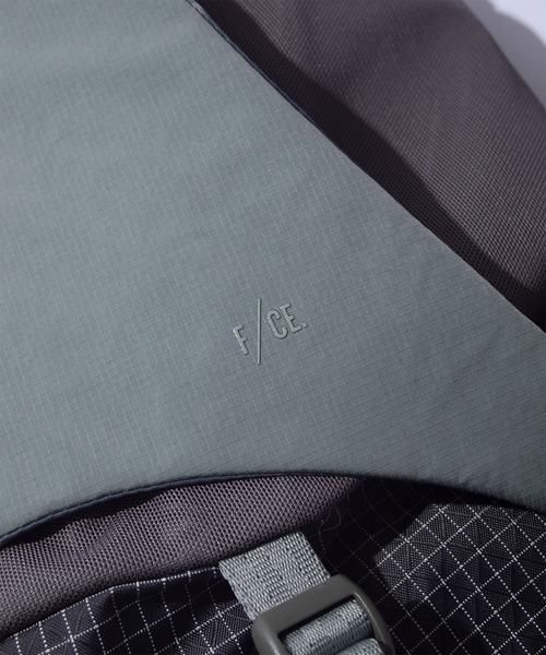 F/CE. (エフシーイー)の「F/CE. TEXNIC DRAWSTRING SLINGER BAG / エフシーイー テックスニック ドローストリング スリンガーバッグ(ショルダーバッグ・メンズ・ブラック・FREE)」の7枚目の写真