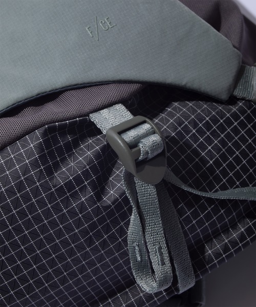 F/CE. (エフシーイー)の「F/CE. TEXNIC DRAWSTRING SLINGER BAG / エフシーイー テックスニック ドローストリング スリンガーバッグ(ショルダーバッグ・メンズ・ブラック・FREE)」の8枚目の写真