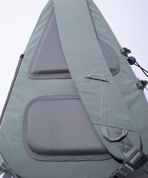 F/CE. (エフシーイー)の「F/CE. TEXNIC DRAWSTRING SLINGER BAG / エフシーイー テックスニック ドローストリング スリンガーバッグ(ショルダーバッグ・メンズ・ブラック・FREE)」の16枚目の写真
