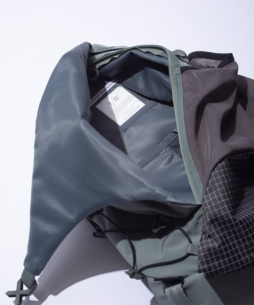 F/CE. (エフシーイー)の「F/CE. TEXNIC DRAWSTRING SLINGER BAG / エフシーイー テックスニック ドローストリング スリンガーバッグ(ショルダーバッグ・メンズ・ブラック・FREE)」の20枚目の写真