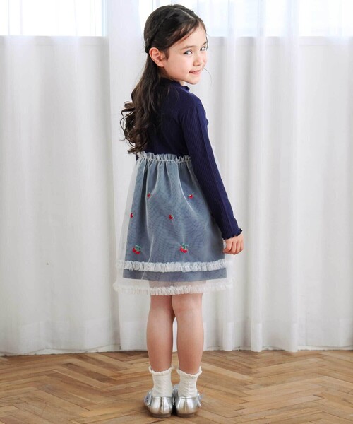 SLAP SLIP(スラップスリップ)の「ハイネックイチゴ刺しゅうチュールスカートワンピース(80~130cm)(ワンピース・キッズ・レッド/ネイビー・100cm/80cm/110cm/130cm/90cm/120cm)」の4枚目の写真
