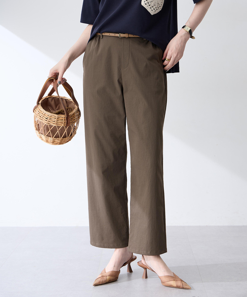 Petit Honfleur(プチオンフルール)の「ストレッチストレートパンツ【ウエストゴム】(その他パンツ・レディース・ベージュ/ブラウン・M/L)」の3枚目の写真