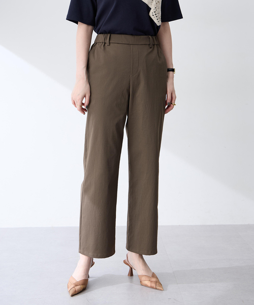 Petit Honfleur(プチオンフルール)の「ストレッチストレートパンツ【ウエストゴム】(その他パンツ・レディース・ベージュ/ブラウン・M/L)」の4枚目の写真