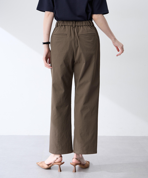 Petit Honfleur(プチオンフルール)の「ストレッチストレートパンツ【ウエストゴム】(その他パンツ・レディース・ベージュ/ブラウン・M/L)」の6枚目の写真