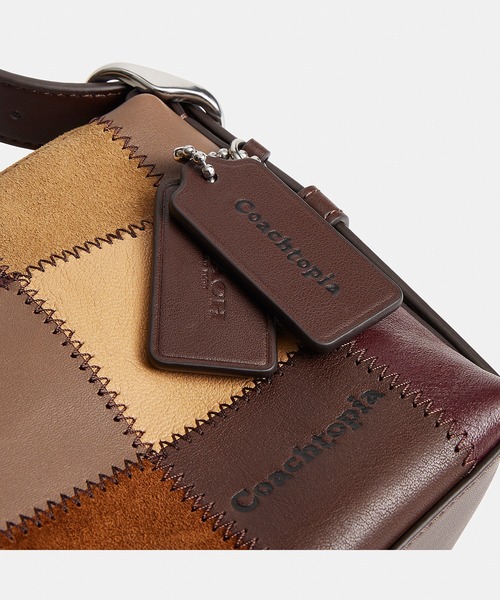 Coachtopia(コーチトピア)の「オルター/エゴ スラウチー ショルダー バッグ(ショルダーバッグ・レディース・ブラウン系その他・ONE)」の8枚目の写真