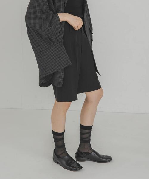 KBF(ケイビーエフ)の「シンプルショートパンツ(その他パンツ・レディース・チャコールグレー/ダークブラウン/ブラック・ONE)」の4枚目の写真