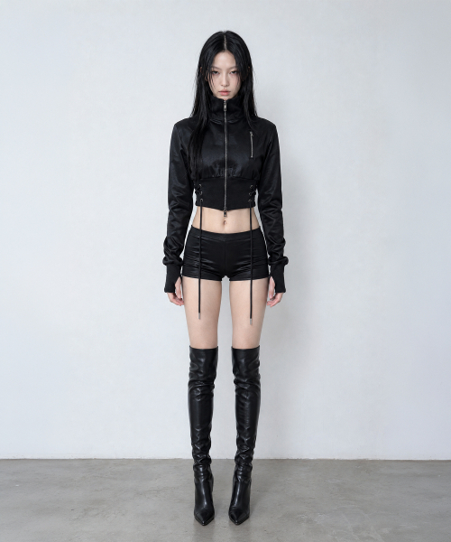 KRUXH(クルクス)の「サイドレースアップ ハイネック クロップドジップアップ アッシュブラック(ライダースジャケット・レディース・その他・FREE)」の3枚目の写真