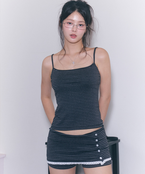 ROSEANNE(ローズアン)の「キャンディクラッシュ ストライプ キャミトップ(チャコールブラック)(Tシャツ/カットソー・レディース・その他・FREE)」の3枚目の写真