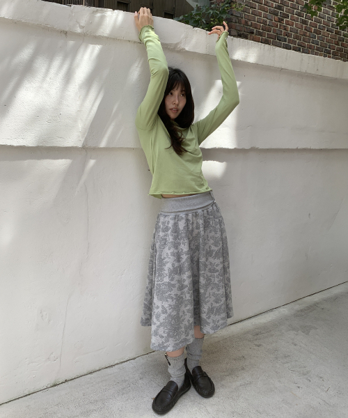 RONRON（ロンロン）の「FLORAL SWEAT FLARE SKIRT GREY（スカート・レディース・その他・FREE）」の5枚目の写真